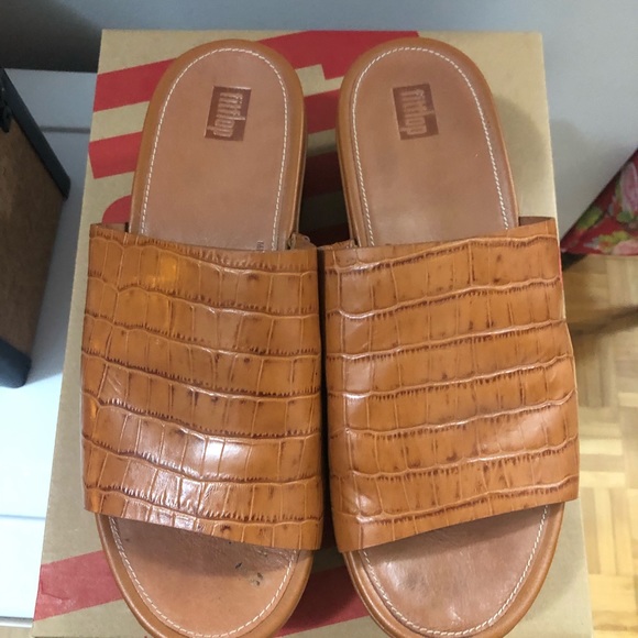 FitFlop tan leather slip ons! Bundle!$! - Picture 3 of 10